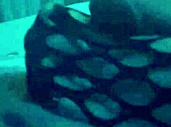 פוטג'וב סקסי עם רגליים ניילון וגרבונים