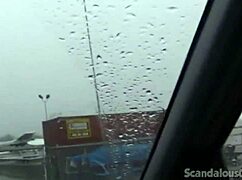 قحبة 18+ نحيفة تستمني في العربية