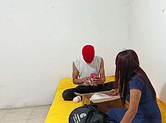 Cea mai bună prietenă a mea a adus un tors pentru a-mi masturba penisul flasc, e o târfă care mă vrea zilnic?