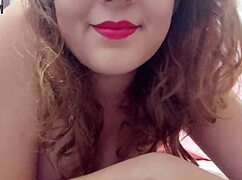 Daily life of a brazilian camgirl answering questions.