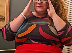 Hej, geil dagi titkárnő miért villantod a nagy ciciket?