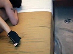 Жена дрочит пизду сосуя хуй коллеги заставляя мужа смотреть раком