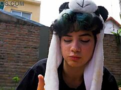 ¿Viste el picnic de Lara volverse escena fetichista de vómito salvaje?