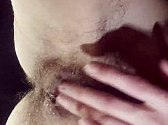 ครูลูบหีขนชื้นระหว่างพักเบรกสั้นๆ