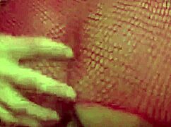 Adakah MILF ini dalam stoking mahu penembusan berganda?