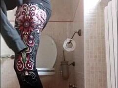 hey, join me for over 20 minutes of wild peeing fun outdoors