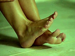 Mary Queen teases with her glistening curves. Nude and sensual 😍