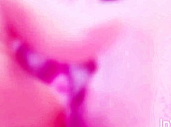 Ik speel met mijn clit tot squirtende orgasme