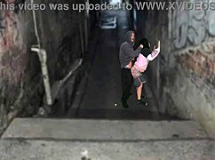 Yo, wil je zien hoe deze hete brunette de favela baas neukt na het funk feest?