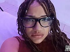 Hej, proč mě moje nevlastní sestra šuká jen proto, abych mohl studovat s tím obřím ptákem?