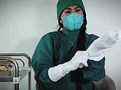 Nurse uses latex gloves in hospital 😍