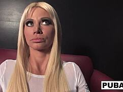 Nikita Von James szájtörlővel