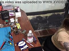 Teknisyene para yoktu sonunda sikini emdi