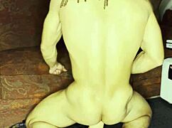 Anal dilatado con consolador gigante y juguetes para diversión bisexual 😏