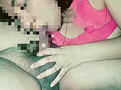 Le pagué al taxista de Uber con mamada, me calenté y le dejé follarme el culo