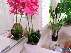 Luna Storm enjoys a wet wanking session