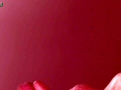 Hermanastra da primera mamada y recibe corrida facial