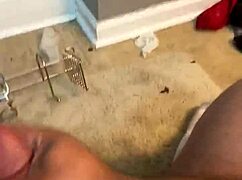 Požrešna punca hrepeni po debelih trdih kurcih zdaj