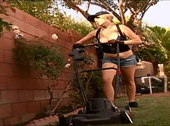 Človeče, nemůžu uvěřit, že šukám svou horkou sexy mámu... její prdel v rybácích punčochách mě dožene k šílenství