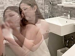 A Keiko Kitagawa lookalike gal enjoys bukkake in a voyeur video.