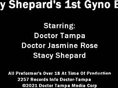Vau, Dr Tampa tutkii Stacy Shepardin ensimmäisessä gynekologin tarkastuksessa!