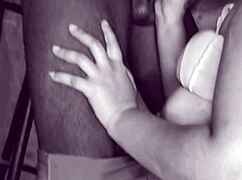 Chayenhy a Pele se scházejí s virtuálním kámošem na staveništi na divoký sex