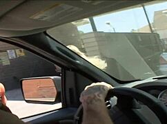 rubia curvilínea goza polla dura hasta bañada en lefa