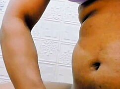 Кроссдрессер унижается ссаньем и дрочкой на работе