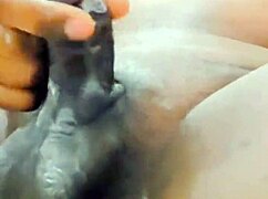 Кроссдрессер унижается ссаньем и дрочкой на работе