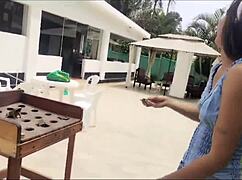 La historia de Candyboom, una teen peruana con tetitas pequeñas, recibiendo mamada y follando.