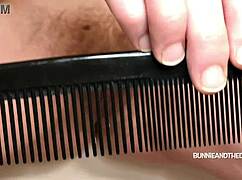 Harjaa sitä karvaista inkivääri-pillua! 😍