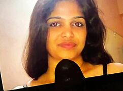 Dělám cum tribute pro svou sexy indickou tetu s jejím velkým ptákem na mysli