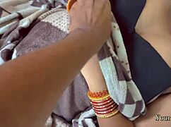 Чачи Джи берет большой хуй племянника глубоко в свою волосатую пизду