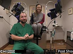 신입생이 의사한테 히타치 오르가즘 받았어!