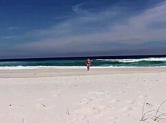 サファダがビーチでよだれフェラ！野次馬前ディープスロート毛マンコ