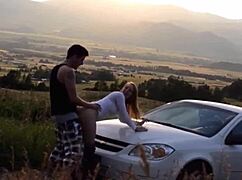 Йо, виж тази мръсна и рискована публична компилация