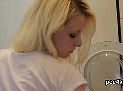 멋진 미녀 육즙 보지에서 분수