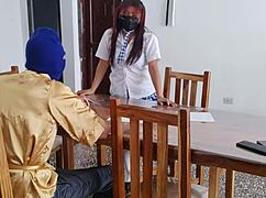 Przyjechałam do przyrodniego brata w mundurku uczennicy i zaprosiłam na ruchanie