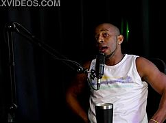 Latin 18+ genç iç çamaşırında siyahi top fetiş domine ediyor