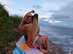 Transei com Uma Loira Gostosa que Conheci na Praia