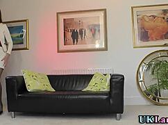 Mature British Lady Fingerfucked