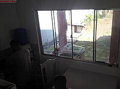 Sleduji jak moje žena šuká s černochem