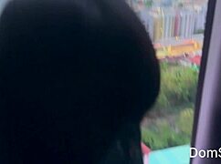 צפה בבחורה אסייתית רזה קטנה 18+ מקבלת זיון חזק בכוס ותחת על המרפסת!