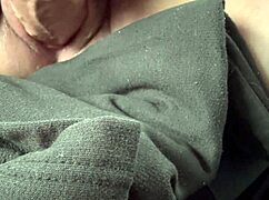 장난감 딜도로 보지 흥건히 적셔 😍