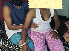 Mitä tapahtuu kun naimisissa oleva nainen pettää maitomies kanssa villissä doggystylessä?