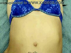 Junger Typ hämmert reife Ehefotze mit rauer Creampie auf Arbeit.