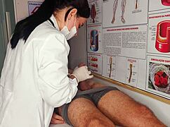 Pacient doživi nepričakovano reakcijo pred medicinsko sestro