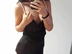 Vrei să vezi acești sâni naturali mari pe o fată frumoasă și sexy?