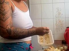 I want caresses on my pussy