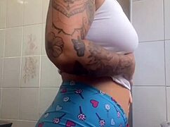 I want caresses on my pussy